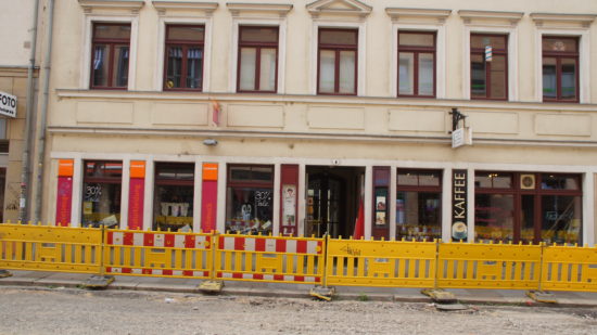 Momentan von der Baustelle eingeschränkt: LouisdoOr zwischen Foto Starke und Teehaus