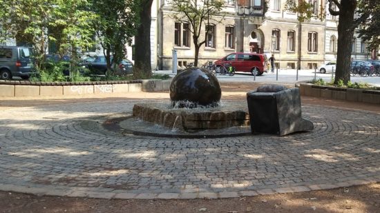 Brunnen ohne Sessel