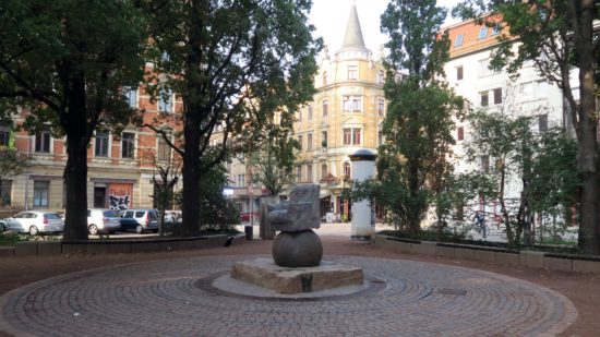 Brunnen mit Sessel