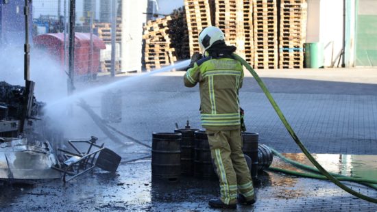 Feuerwehr beim Löscheinsatz. Foto: Roland Halkasch