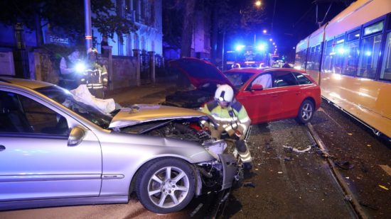 Schwerer Unfall an der Bautzner Straße - Foto: Roland Halkasch