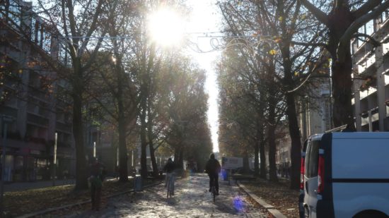 Hauptstraße im Weihnachtsmarktfieber