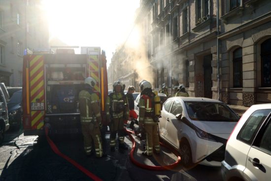 Brand auf der Förstereistraße - Fotos: Roland Halkasch