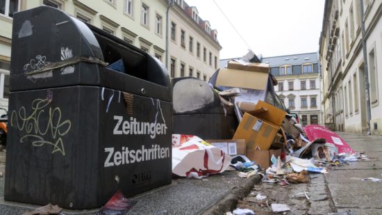 Zeitschriften? Zeitungen? Ach was, wir brauchen Kartons.