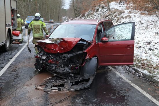 zerstörter Minivan - Foto: Roland Halkasch