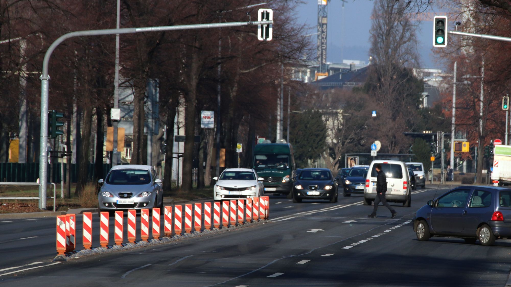 Bleibt vierspurig für Autos - Alberstraße