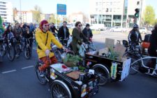 Picknick-Utensilien im Lastenrad