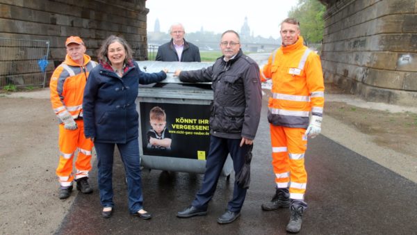 Umweltbürgermeisterin Eva Jähnigen, SRD-Chef Frank Siebert und Stadtbezirksamtsleiter André Barth