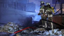 Feuerwehr im Einsatz an der Großenhainer Straße - Foto: Roland Halkasch