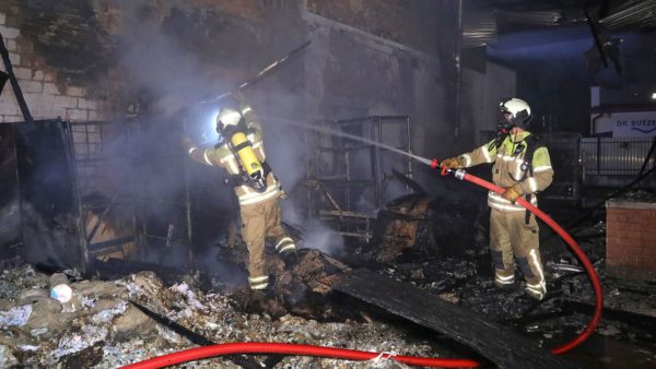 Feuerwehr im Einsatz an der Großenhainer Straße - Foto: Roland Halkasch