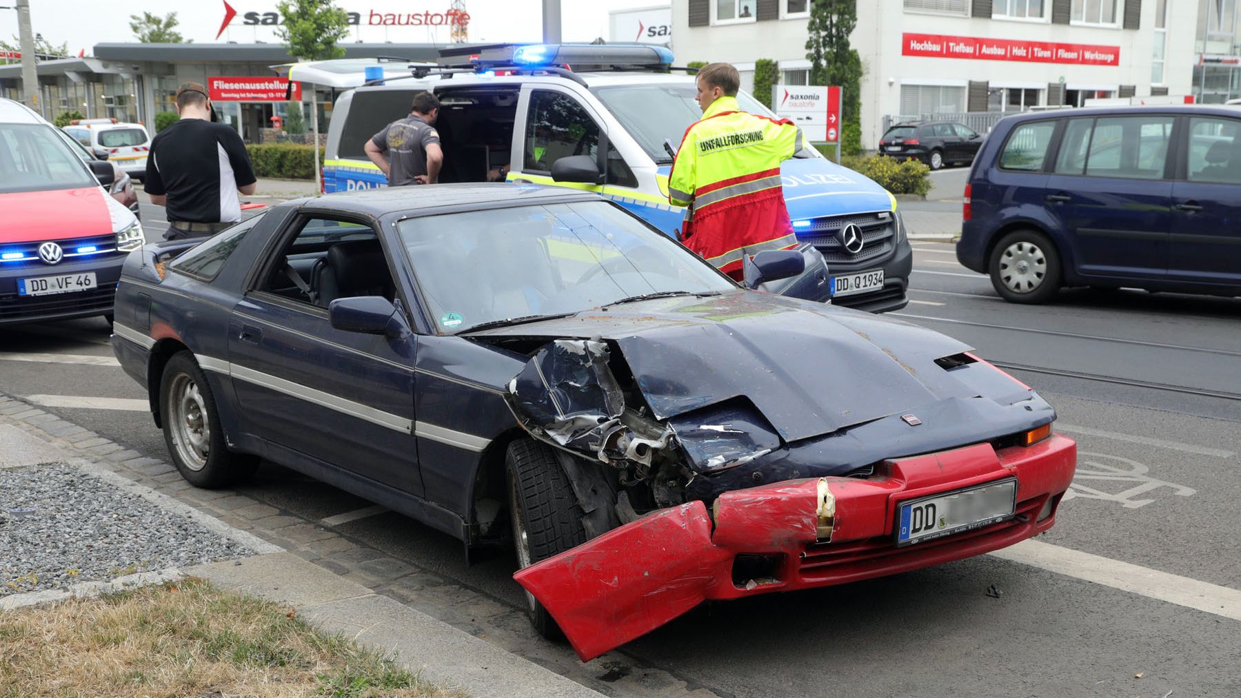 Unfall an der Fritz-Reuter-Straße - Foto: Roland Halkasch