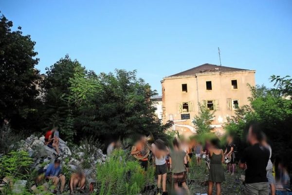 Versammlung an der Königsbrücker - Foto: Gruppe "Wir besetzen Dresden"