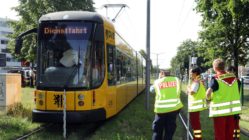 Unfallforschung und Polizei haben die Ermittlungen zur Unfallursache aufgenommen. Foto: Roland Halkasch