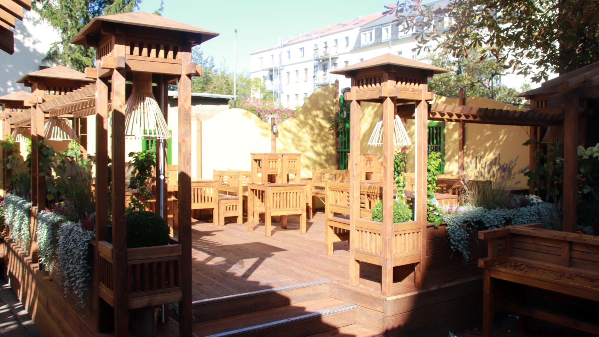 Holzpagode im Garten