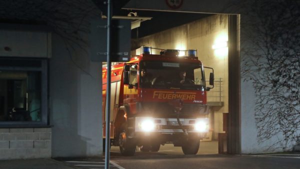 Feuerwehr im Einsatz in der JVA am Hammerweg. Foto: Roland Halkasch