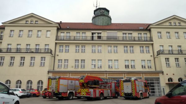 Zur Eröffnung der Rettungswachen waren die Kameraden der Feuerwehr zu Gast.