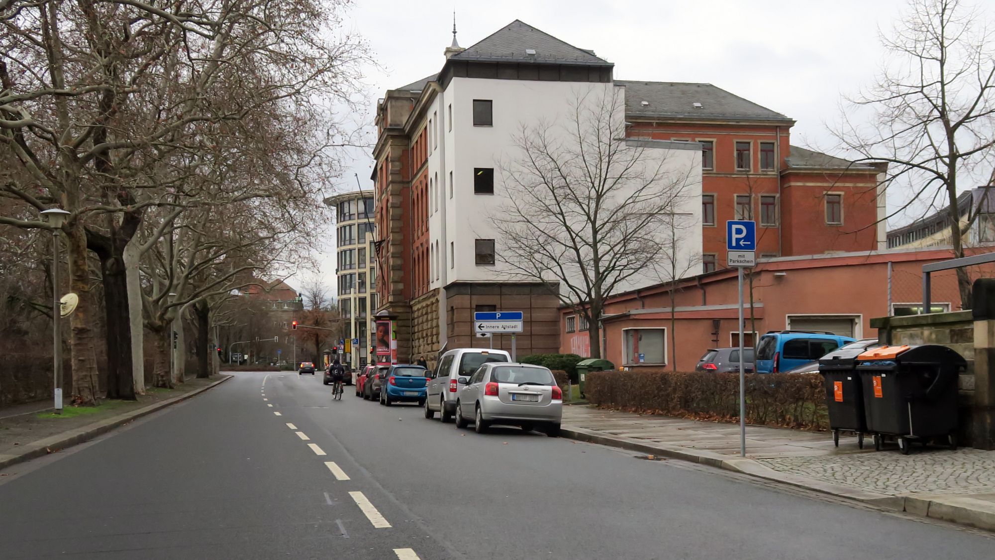 Neue Parkplätze am Carusufer