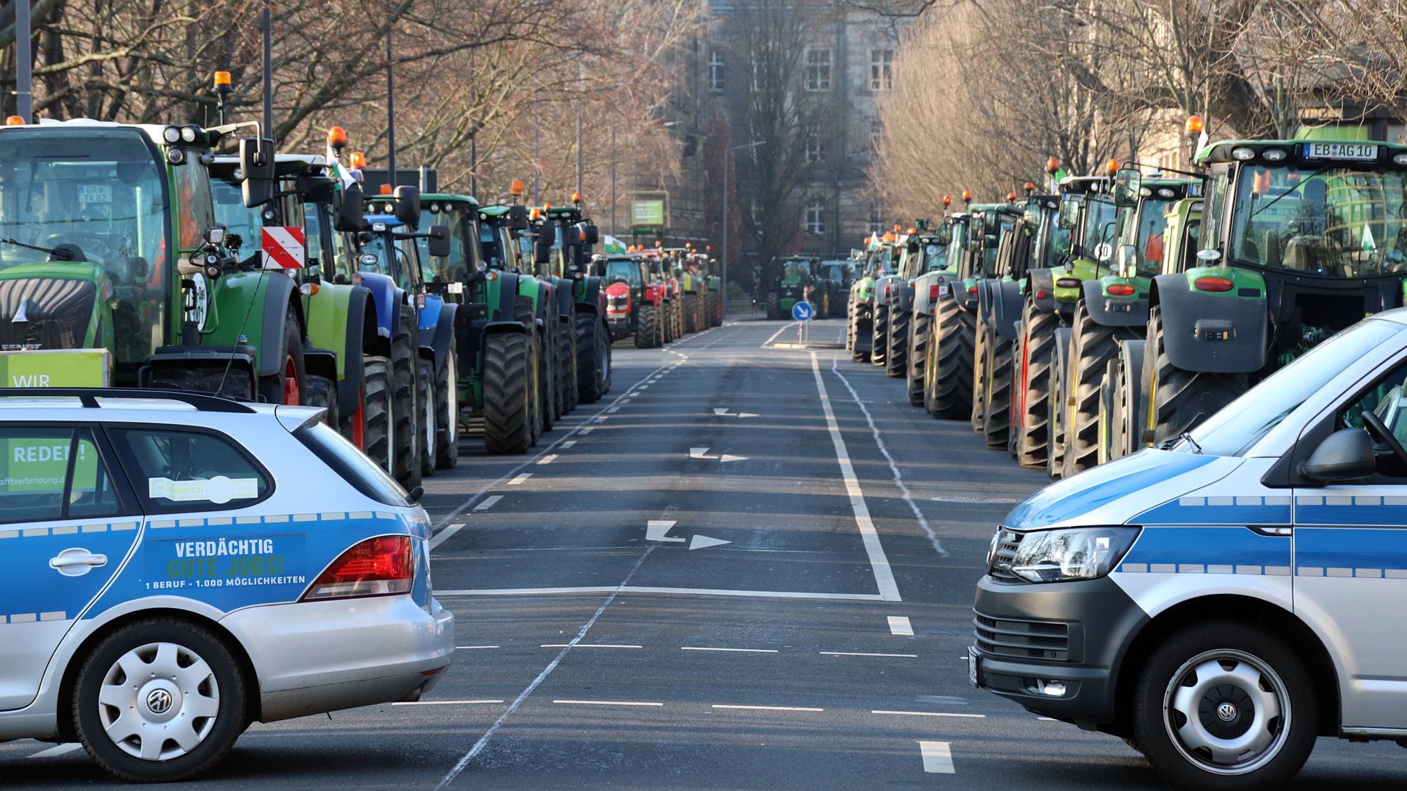 Demo mit Traktoren auf der Wigardstraße im Januar 2020. Foto: Archiv Anton Launer.