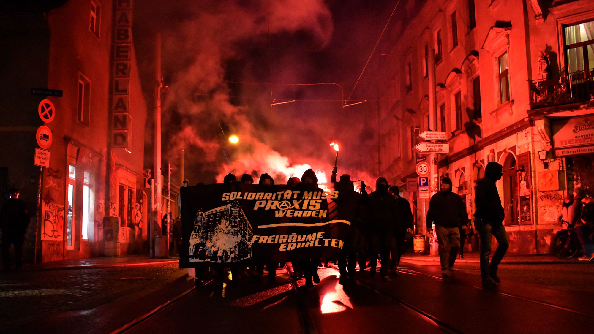 Lärm-Demo durch die Neustadt. Foto: Protestfotografie Dresden