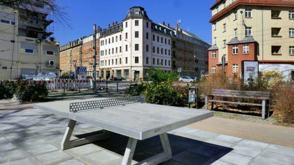 Neue Tischtennisplatte auf dem Bischofsplatz