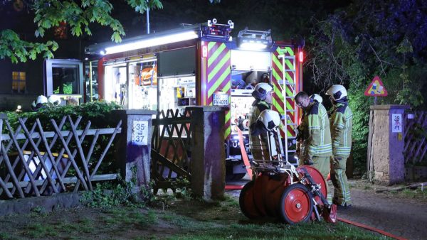 Feuerwehr im Einsatz an der Stauffenbergallee - Foto: Roland Halkasch