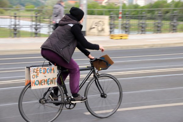 Teilnehmerin der critical mass