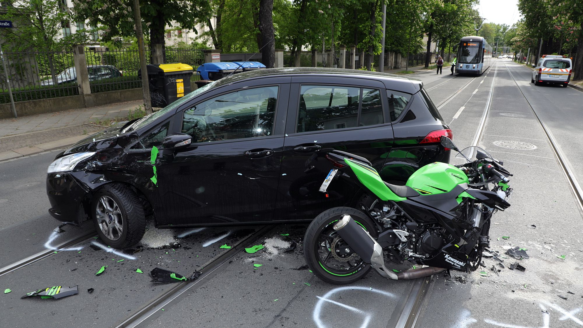 Unfall an der Bautzner Straße - Foto: Roland Halkasch