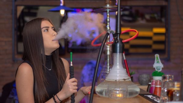 Shisha-Rauchen ist unter Auflagen wieder erlaubt - Foto: Christo Anestev/Pixabay 