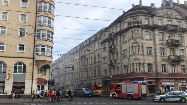 Vier Feuerwehren und 7 Polizeifahrzeuge im Einsatz - Foto: Hendrik M. Dietrich