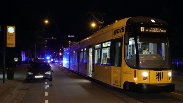 Unfall an Straßenbahnhaltestelle