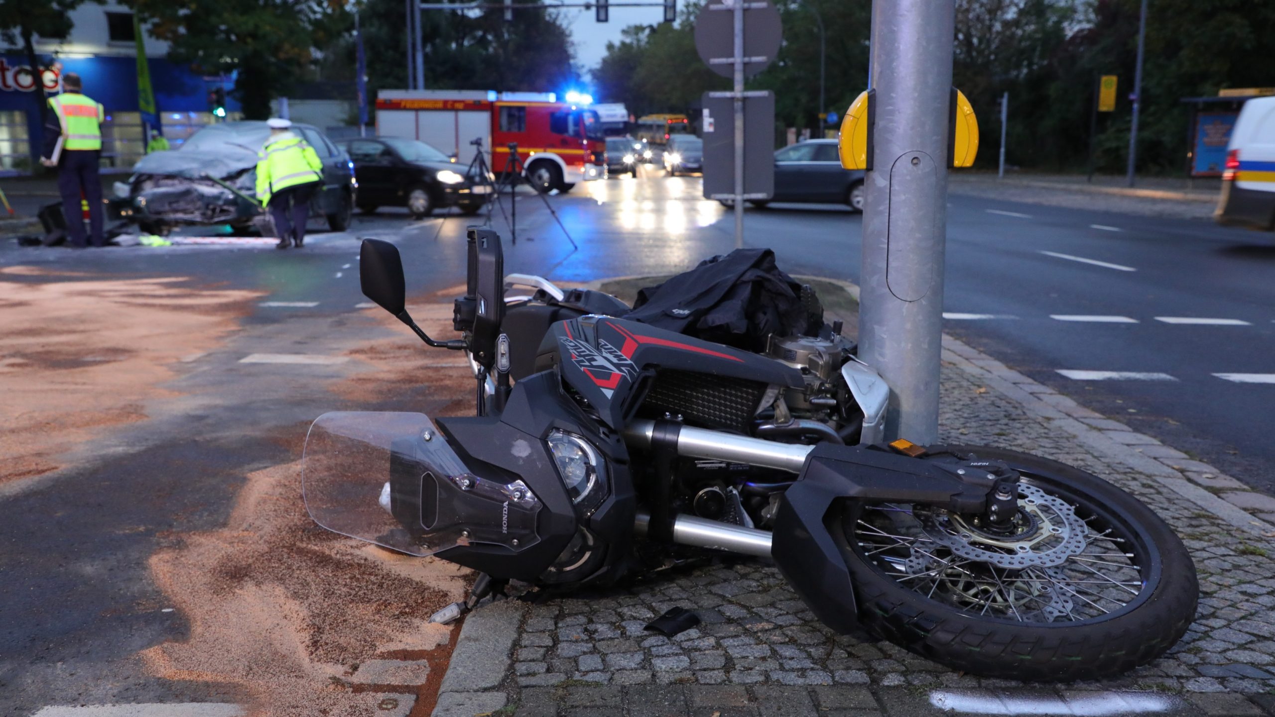 Schwerer Unfall an der Hansastraße. Foto : Roland Halkasch.