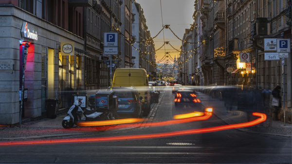 Wenn der Verkehr in die Alaunstraße rauscht.