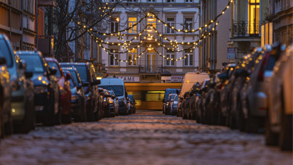 Jordanstraße mit Bahn und Hole of Fame