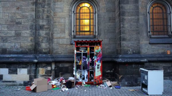 Tauschschrank mit Beistell-Herd - Foto: Jonas Breitner