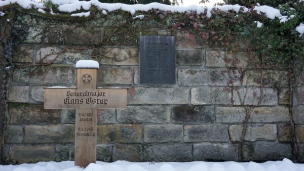 Grabstätte Osters auf dem Nordfriedhof.