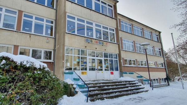 Auch an der 103. Grundschule "Unterm Regenbogen" wird es ab Montag wieder Unterricht geben.