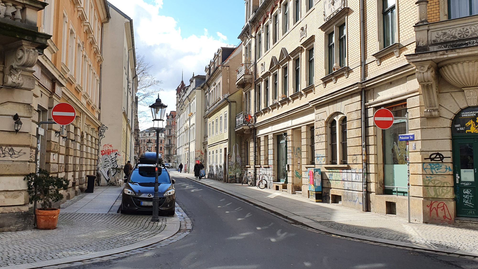 Pulsnitzer Straße: Einfahrt nun auch für Radfahrer verboten.