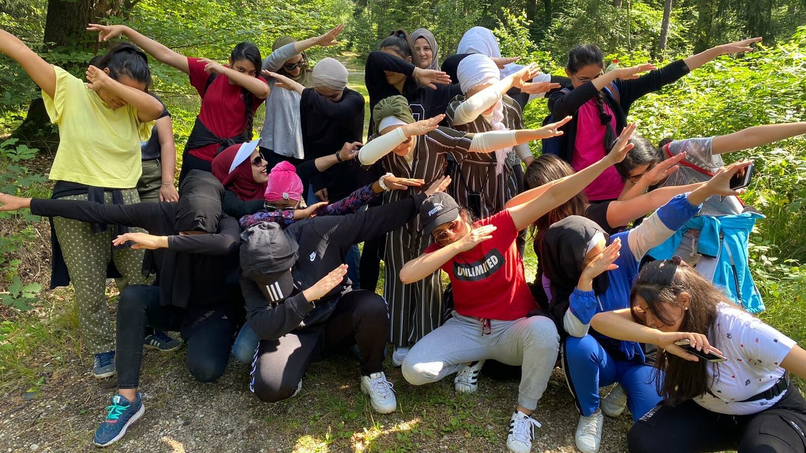 Die Sisters* in ihrem Freizeitcamp.