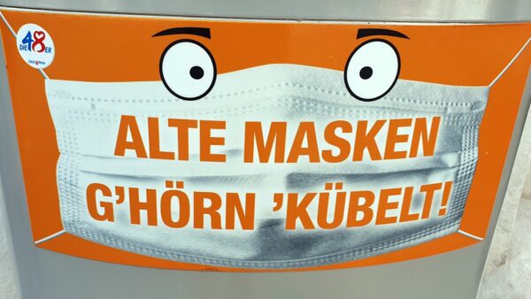 Die Wiener wussten es schon im vergangenen Sommer: Alte Masken gehören in den Müllkübel.