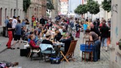 Das sonntägliche Straßenfrühstück ist inzwischen fester Bestandteil der BRN-Feste geworden. Foto: Archiv Anton Launer 2012