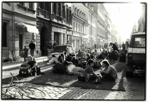 Rasen statt rasen - Foto von der Louisenstraße zur BRN 1999 - Sammlung: Stadtteilarchiv, Fotograf unbekannt