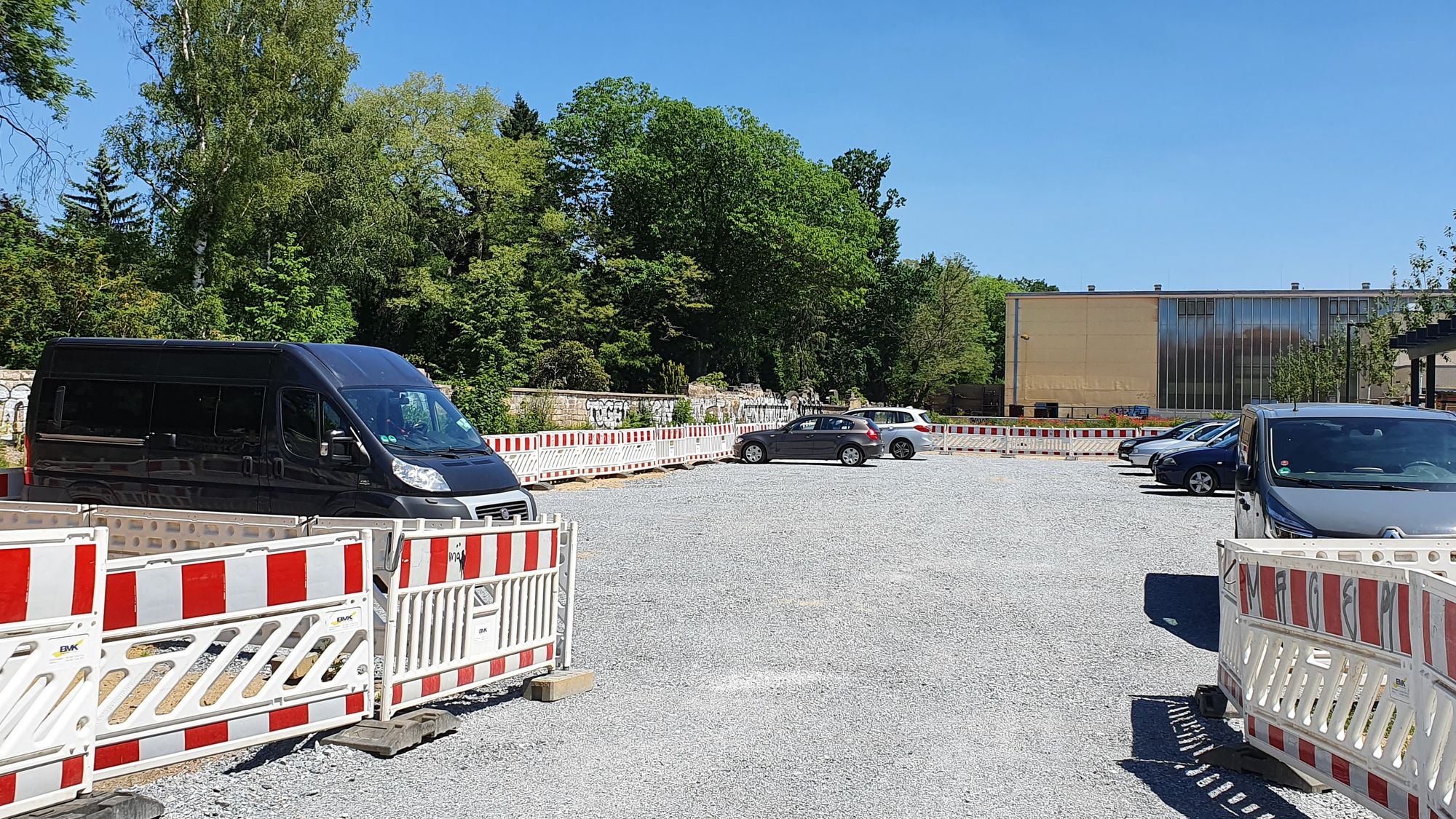 Provisorischer Parkplatz