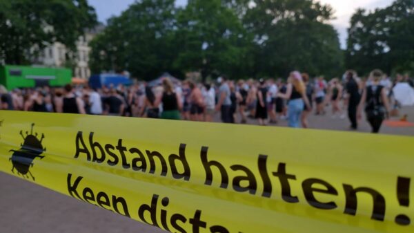 Demo "Feiern ist Leben" auf dem Alaunplatz