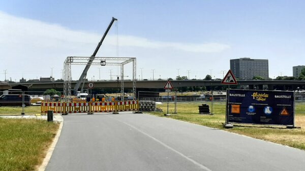 blockierter Elberadweg - Foto: ADFC