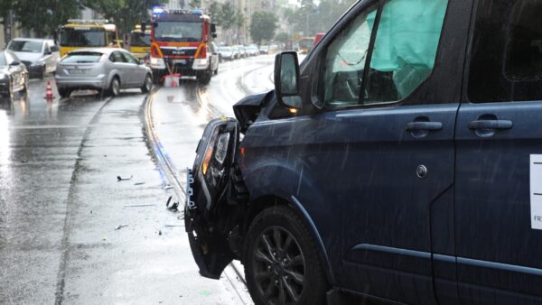 Unfall auf der Bautzner Straße - Foto: Roland Halkasch 