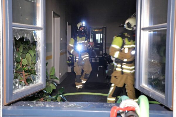 Auch in einem Büro auf dem Gelände hat es gebrannt. Foto: Roland Halkasch