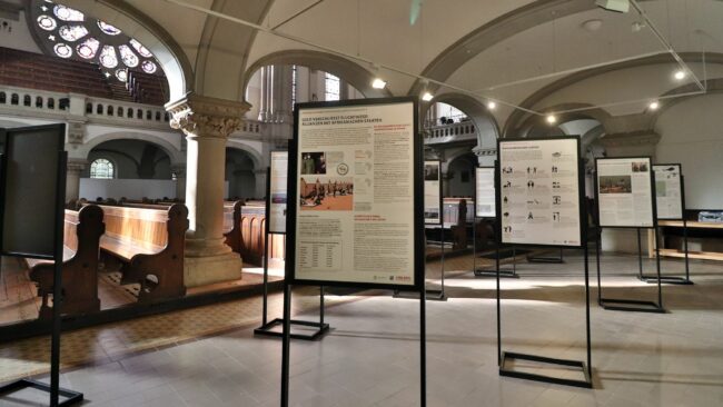 Ausstellung "Grenzerfahrungen" in der Martin-Luther-Kirche