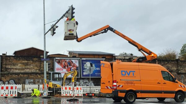 Letzte Arbeiten an der neuen Ampel