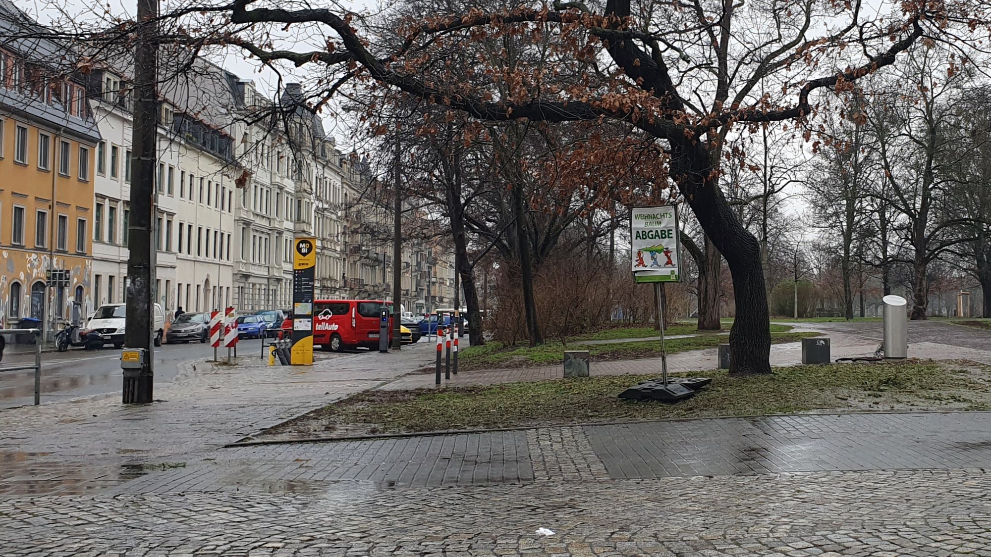 Am Dienstagmorgen war noch reichlich Platz auf der Ablagefläche am Alaunplatz