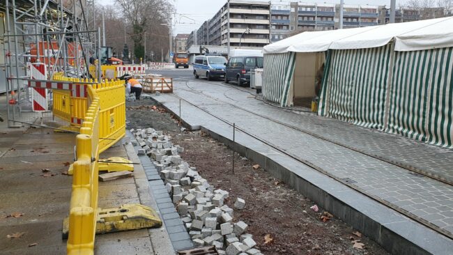 Die Arbeiten auf der Augustusbrücke gehen dem Ende entgegen.